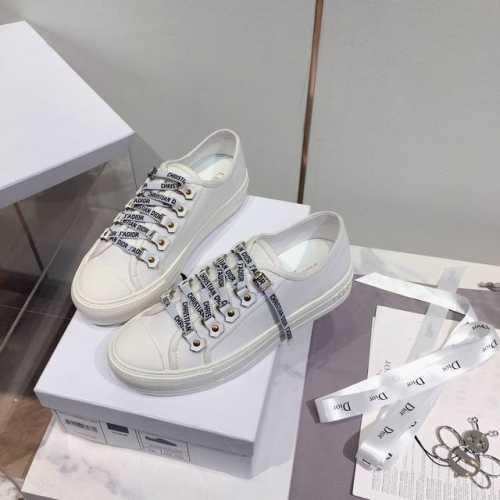 升级顶级高端版本，专柜一比一，细节线条做到极致！ Dior ’ss sneakers 迪奥 低帮款 意大利经典工艺全面上线网红媲美帆布鞋 原版空胶环保做法，鞋底