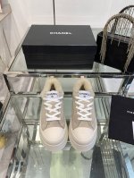 CHANEL 香奈儿 24ss最新走秀主打系列上新款，麂皮字母原版排列搭配。内里垫脚：进口澳洲羊毛里 大底：原私模大底 码数：35-40 40订做