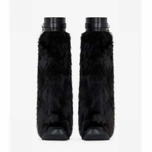 940不退换 专柜正品级定制版本Givenchy0 新款高跟长靴，市面最高版本 纪梵希 锁扣 风靡整个时尚圈 原版开发鞋型超级正 最高还原度鞋型 包裹性非常好