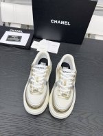 出厂 Chanel 香奈儿 早春度假系列 最新款休闲运动鞋 银白，金白，银灰，黑红！无敌漂亮又好穿 非常轻便，内里也是超级软，超级舒服，鞋面透气设计，配色高级耐