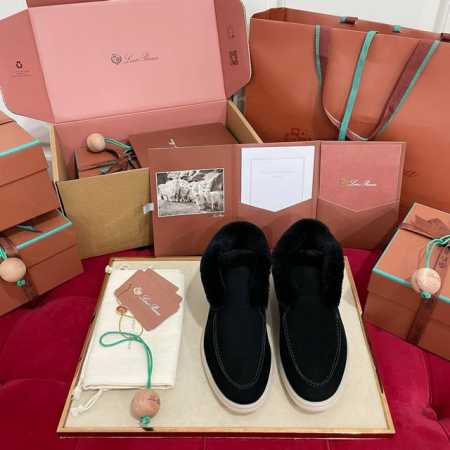 代购级版本 Loro Piana2024Open walk 秋冬海狸毛系列！ 秋冬怎么可以没有一个软糯糯的保暖神器，承包你冬天的御寒，一直以来以高级简约的设计风 - 点击图像关闭