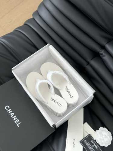 chanel 24P新款坡跟拖鞋 简约百搭款！ 鞋面定制毛巾布面料 开模五金扣 原版大底 Size:35-39 其他码数定