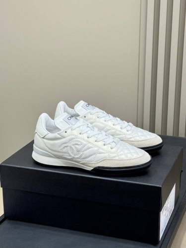 出厂 Chanel Ss25 Tennis系列 小香2025 春夏网球鞋新品，绵羊皮材质、超软糯，脚感满分 鞋型秀气精致非常修脚，很Chill很百搭！超有格调！