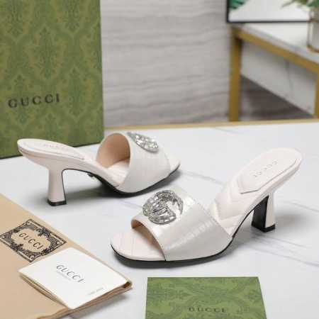 原版复刻 最高版本 Gucci 24Ss早春新款 双g水晶钻扣中跟拖鞋 饰水晶双g造型配件为一系列女士鞋款注入摩登新韵。鞋面缀饰亮眼的品牌标识细节。高端版推荐 - 点击图像关闭