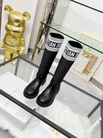 顶级版本 Dior23新品刺绣靴子真的在发光气质款 #公主的快乐公主知道 #鞋控的日常 #0otd#dior #Dior #Dior靴子 Dio 高靴新品 真的 - 点击图像关闭