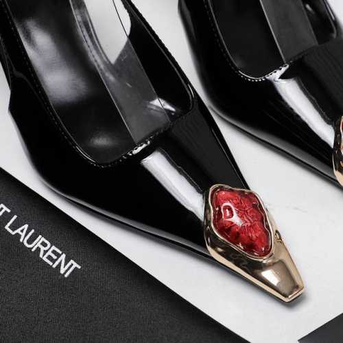 专柜同步更新 大宝石 Ysl 圣罗兰 Ss夏季新品 优雅大气高跟凉鞋 全新春夏系列后带方扣高跟凉鞋 ！ 尖头高跟拖鞋淡淡的夏日里怎么少得了一双仙女鞋 各种小裙子