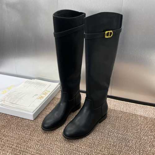 工厂价 Dior 迪奥秋冬走秀高定系列Empreinte机车高筒女靴 CD字母logo 五金扣拼色优雅高筒长靴 明星同款低跟圆头一脚蹬皮带扣骑士靴 市面顶级版本