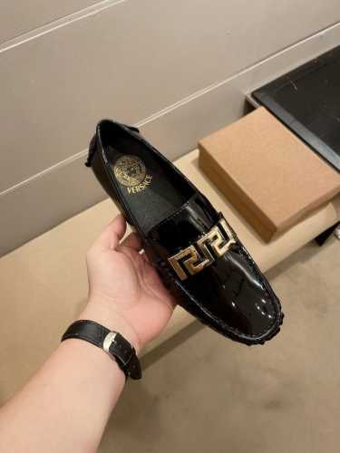 实价 Verace 范思哲官方旗舰店男士商务正品休闲豆豆鞋，最新元素潮爆全球，官网火爆热卖，原版版本，专柜一比一，鞋面意大利进口原版头层牛漆皮 绝对高端 原版防