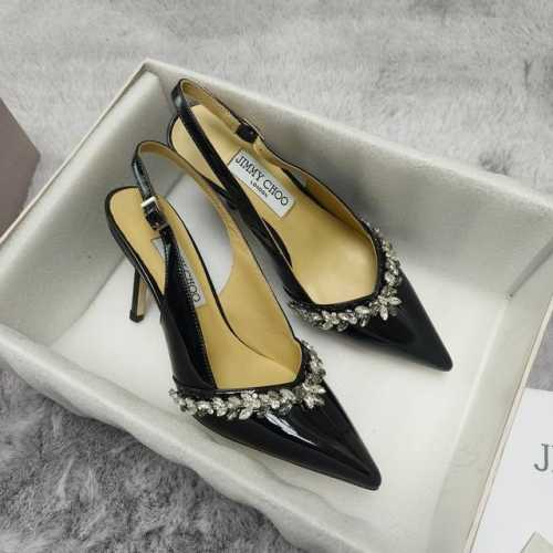 jimmy Choo 夏日爆款尖头水钻高跟鞋凉鞋适合任何场合，美到炸的款 面料：进口漆皮 内里：小羊皮 大底：意大利真皮大底 码数：35～39 33 34 40