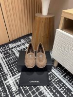 24Fw新款Chanel小香双C羊毛里乐福鞋 小香经典双C扣设计怎么看怎么高级！适合任何场合穿着 简单却很有层次，随意搭配都有那股优雅范儿 鞋型秀气显脚瘦 乐福