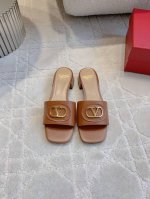 出厂价p Valentin*新款方头 扣拖鞋 经典 扣装饰尽显精致感 舒适又百搭 鞋面牛皮 Zp开模五金扣 内里垫脚羊皮 意大利真皮大底 尺码35-39 40