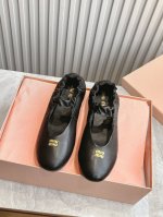 橙子出厂价P Miumiu 缪缪 春夏新款 圆头平底芭蕾舞鞋 复古玛丽珍鞋单鞋 官方春夏走秀新款，时髦百搭 即可咸又可甜 一点也不磨脚 无论光脚穿还是搭配袜子穿