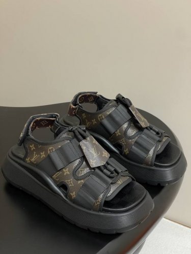 25Ss夏季新款Louis Vuiteeon Lv Chameleon Comfort 凉鞋 厚底休闲运动凉鞋 本款 Chameleon凉鞋拼合帆布和绒面牛皮革