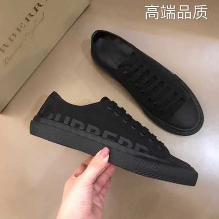 巴宝莉男士经典休闲帆布鞋，Ss最新版面，3D打印品牌logo装饰，经过三次打印固色，简约时尚英伦范儿，牛皮内里 脚感非常舒适！38 45 - 点击图像关闭