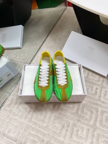出厂 男女款 复古做旧 新德讯 Mm6 Maison Margiela 高丝光牛反绒皮原版布料水染牛皮 Mm6 Maison Margiela的实验性从功能主义