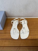 顶级品质 Prada As25 New Arrival～ P家春夏新款夹趾凉拖鞋 鞋面 垫脚纯牛皮材质 鞋底：真皮大底 Size 35-41 40 41订做不退