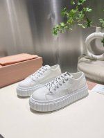 单鞋 拖鞋 缪缪2025春夏走秀饼干鞋 厚底运动鞋 简约的运动板鞋设计 极具辨识度的鞋舌 打造佛系甜美的休闲风~~上脚气场十足随意搭配 长裙 短裙 短裤 穿出与