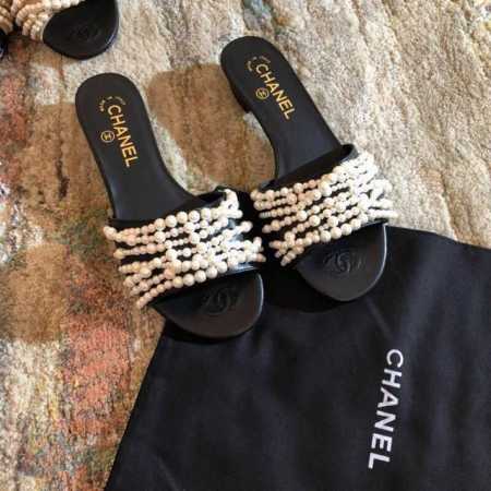 皮面 P310 真丝面 P300 Chanel 珍珠拖鞋单品！意大利正品顶级货！￥ P8420原版直接海外代购回来 拆卸复刻，提供正品对比图 所有细节随意对比 - 点击图像关闭