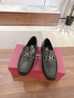 菲拉格慕Ferragamo 男士精品休闲皮鞋，顶级品质，鞋面进口牛皮，水染牛皮内里，原版大底，标准码数38-44