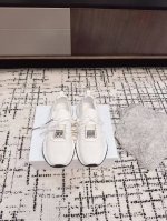 代购级 Dior迪奥 针织 飞织 休闲 运动鞋 柔软透气的鞋面与轻盈的纹理效果橡胶鞋底相得益彰，饰以各种经典细节，是日常造型的理想之选 可与各式休闲单品搭配，打