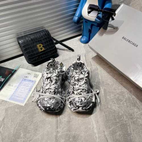 顶级版本 涂鸦绘画款Balenciaga 官方同步 巴黎世家全新3Xl Syede做旧十代半 潮流跑鞋做旧老爹鞋 ，不管是从外观还是舒适度都更上一个台阶，官方全