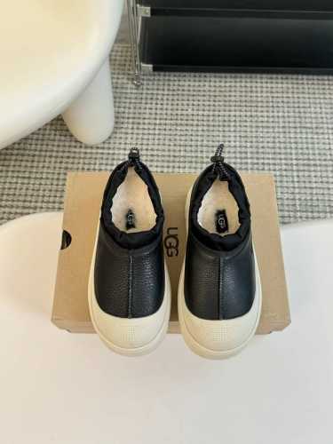 男装10 Ugg王一博同款塔斯曼 UGG Tasman Weather Hybrid一秒蹬 男女同款经典Tasman鞋型之上加入大橘底机能撞色设计，环保防水防雪