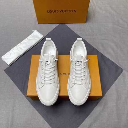 Lv 低帮 男士2025Hk专柜发售 意大利进口牛皮+鞋底橡胶底 活动成型底超级舒适 原厂跟单货 细节决定品质长久 欢迎对比羊皮内里 垫脚中底全部原版做工 毋庸 - 点击图像关闭