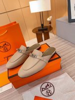 顶级产品hermes爱马仕新款真正的手工鞋，纯手工打造，必须收藏的单品！度假搭配神器！我们对精品的追求永远只要最好！不要将就！舒适及原创精神、不附和潮流、不刻意