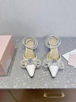 Mach & Mach 25Ss春夏新款 蝴蝶结 珍珠 高跟鞋系列鞋 又美又嗲、珍珠蝴蝶结加缠绕式设计让你在人群中一眼出挑 搭配任何一件Blingbling的仙