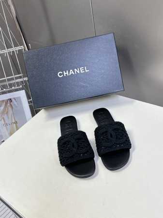 chanel香奈儿春夏最新款双C拖鞋 完全原版一比一复刻打造 版型超级正 最新时尚的设计 火遍全网的拖鞋，上脚又酷又时髦 独特设计最为抢眼吸晴 上脚还很好的修饰 - 点击图像关闭