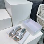 高品质出厂 ！顶级品质Dior迪奥 D-Lane25春夏新款一字刺绣圆跟拖鞋！这款 D-Lane 凉拖彰显经典风格。电绣经典Christian Dior Par