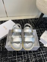 代购级Dior 迪奥夏季爆款魔术贴一字带铆钉平底凉鞋 Go原版复刻 高端定制 超耐看超百搭款 上脚非常舒适 超好穿 比香奶奶款还香 鞋面：原版开模布料 五金：原