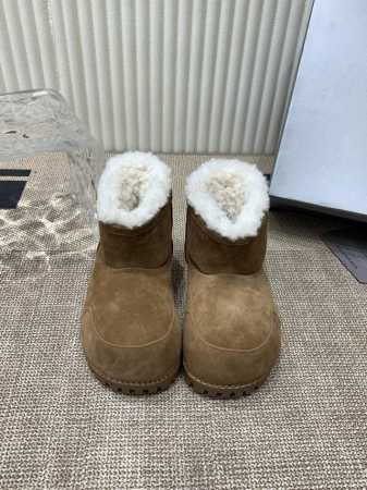 男+20 Balenciaga巴黎世家滑雪系列skiwear 最新款阿拉斯加雪地靴正品rmb9750购入开发 完美设计师推出探索时尚界对于原创与挪用的概念、以全 - 点击图像关闭