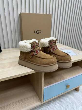 UGG 编号：3954 24秋冬最新款雪地靴！羊毛领口上下呼应设计！勾勒出UGG品牌logo 凸显高端大气 ！采用澳洲进口羊皮毛内里，冬季保暖效果超赞 面料：进 - 点击图像关闭