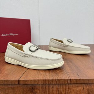 工厂P价 Ferragam菲拉格慕新款男士驾车鞋，一脚蹬百搭软皮乐福鞋清凉来袭！面料采用全进口牛皮，看得见的质感，重工车线，内里本染小牛皮，标配Logo牛皮垫脚