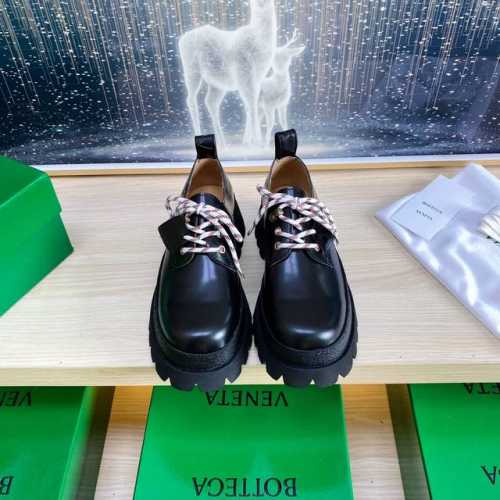 出厂 男女款 休闲 BV编织厚底绑带鞋 手工制造 BV 黑色 小牛开边珠皮 搭配 科技面料 原生态皮 这款经典款 简直bv最新天花板啦 双色彩色百搭 皮实耐玩