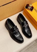 商品商标：Louis Vuitton 路易威登 休闲皮鞋 正码码数: 38-44 45订制 商品材料：精选 进口头层漆皮压花鞋面+奢华五金扣，进口头层牛皮内里。