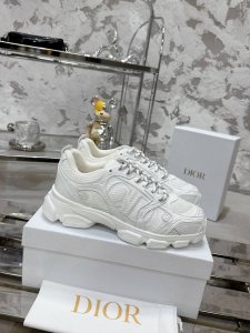 工厂价 Dior Chrono 迪奥情侣爆款热卖 原版开发全新tpu吸膜超轻极软组合大底. 运动风格 运动鞋..老爹鞋. 上脚超美超赞..各路明星网红纷纷上脚.