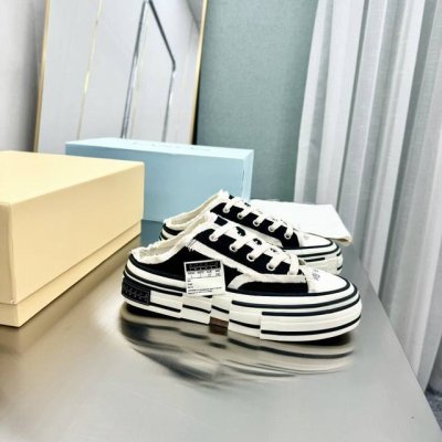 出厂价 吴建豪 .. 低帮帆布板鞋 重工软木硫化鞋这款鞋已经是网红人手必备的凹造型神器，乞丐破边的设计让它非常有辨识度，低帮帆布鞋的造型又让它非常百搭，整个鞋身