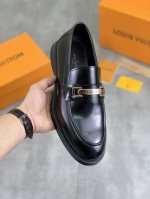 出厂价Pp 实价 Louis Vuitton 新款Lv路易威登 * 顶级版本 Lv经典皮鞋！选用进口原版开边珠小牛皮 高端猪皮内里 原版耐磨发泡大底！高品质精品