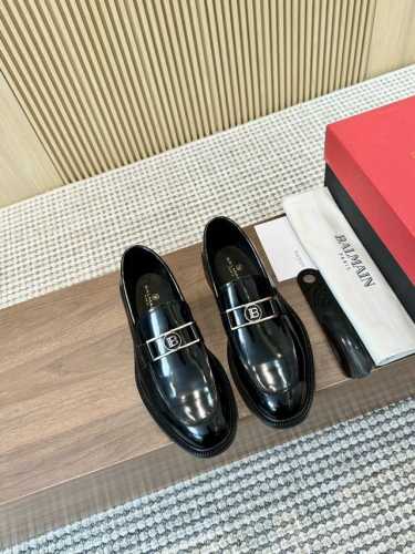 Balmain巴尔曼官网新款男士皮底商务休闲皮鞋 原单品质牛货，面采用进口开边珠 漆皮 小牛皮制作，搭配牛皮内里 垫脚，意大利原版进口真皮大底，尽显奢华，看对眼