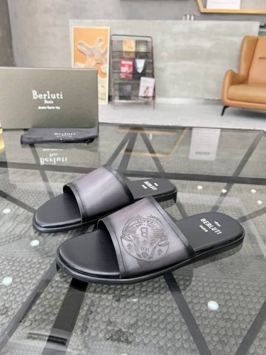 B 顶级代购 布 炸街男神新品拖鞋专柜同步，鞋面意大利进口擦色牛皮面料，高品质拼接色彩工艺，鞋底：原厂特供原版底，独家活动成型底超级舒适，原厂跟单货，高品质，可