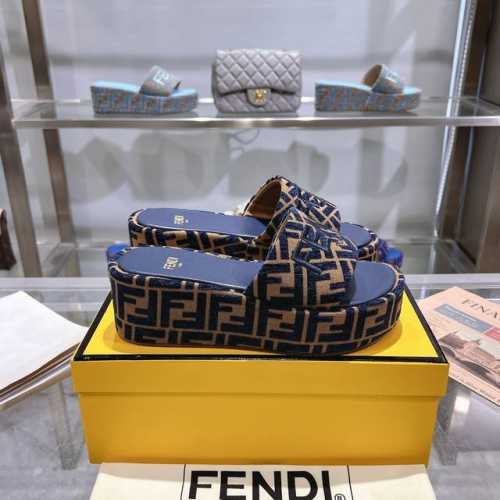 Fendi最新爆款宽带厚底拖鞋，条纹帆布材料+Ff提花帆布鞋底，Fendi丝线刺绣，35-42码，