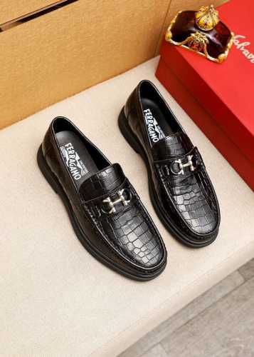 商品商标：Ferragamo 菲拉格慕 休闲皮鞋 正码码数: 38-44 45.46订制 商品材料：精选 进口头层牛皮压花鞋面+奢华五金扣，进口水染牛皮内里。强