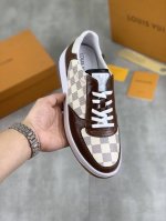 出厂价 实价 Louis Vuitton 新款lv路易威登 * Lv经典潮鞋！选用进口原厂柔软小牛皮，水染猪皮内里.原版耐磨橡胶大底！高品质精品！码数：38-4