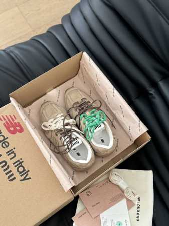 顶级版本 缪缪MiuMiu x New Balance NB 情侣款 休闲 运动鞋 阿甘鞋 德训鞋 原版购入开发 做货 Miu Miu x New Balanc - 点击图像关闭