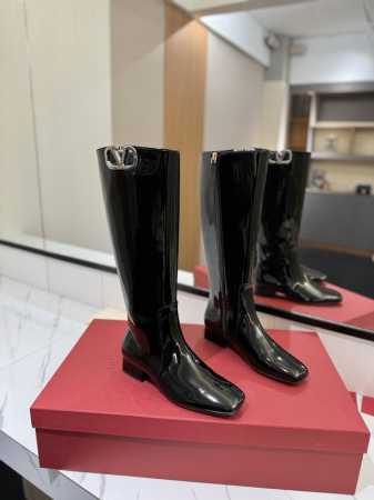 VALENTINO GARAVANIVLOGO TYPE ROSSO红V标志靴子 -钯金色调VLOGO TYPE镂空装饰 -侧面拉链开合 -V专柜最新款 顶级 - 点击图像关闭
