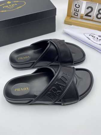 工厂p价 prada 新款凉拖鞋！亮经典设计风格！满满商务能量！100%原材质，全系原版，透气舒适，橡胶组合Eva鞋底！！码数38-46，现货供应，长期有货，欢 - 点击图像关闭