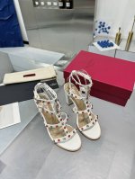 工厂p Valentino华伦天奴铆钉经典凉鞋 时尚粗跟9.5Cm 鞋面混种羊皮 内里垫脚混种羊皮 意大利黄牛皮大底纹路清晰与专柜一致 码数35-40 34、4