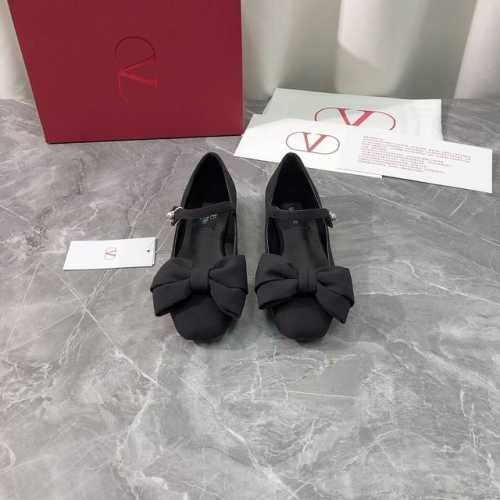 工厂p价p 顶级版本 代购级别 原版开发 Valentino 华伦天奴2025Ss新款蝴蝶结玛丽珍鞋，一字带扣子魔术贴平底女鞋。原版购入开发 做货 顶级原单品质